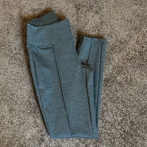 Nine West stretch knit legging size small